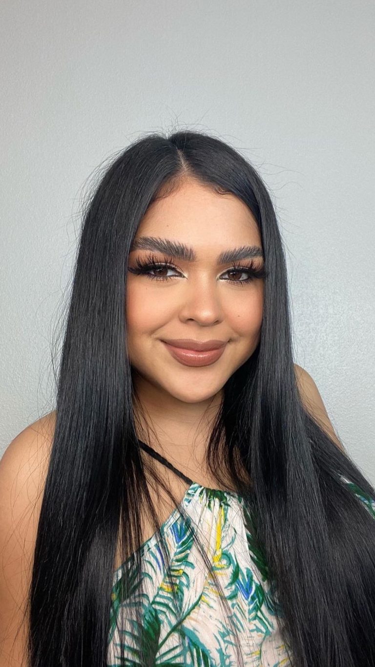 Karina Social Media Manager